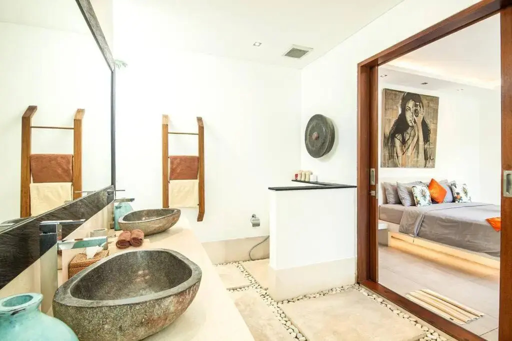 Villa Nikko I - 4Br Villa in Central Seminyak, Steps to Cafés & Shops