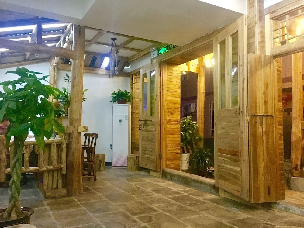 Zhangjiajie Guyong Inn