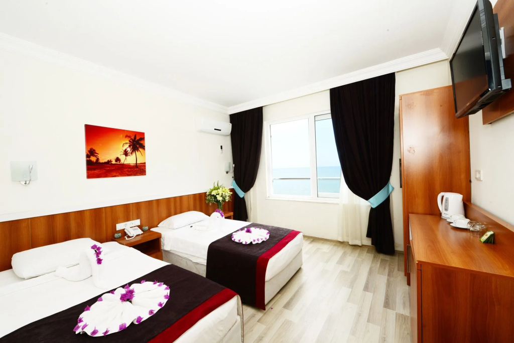 DeMANOR HOTEL ADULT ONLY