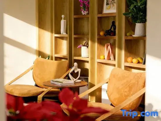 MOUNTAIN•DESIGNE Oxygen-rich Scenic Stay (Moonlight Square, Dukezong Ancient Town)