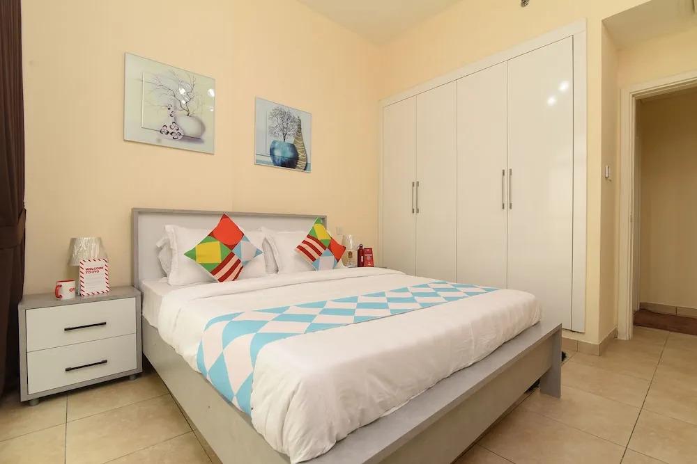 OYO Home 2351BHK Capitol Tower DIC