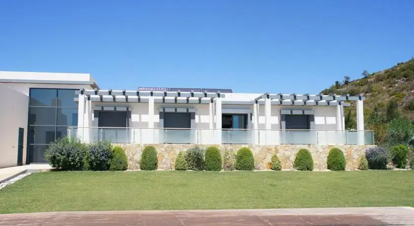 Malhão Properties