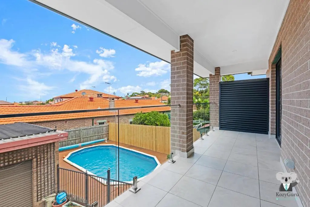 KOZYGURU Arncliffe 3 BED Begonia Cottage With FREE Parking