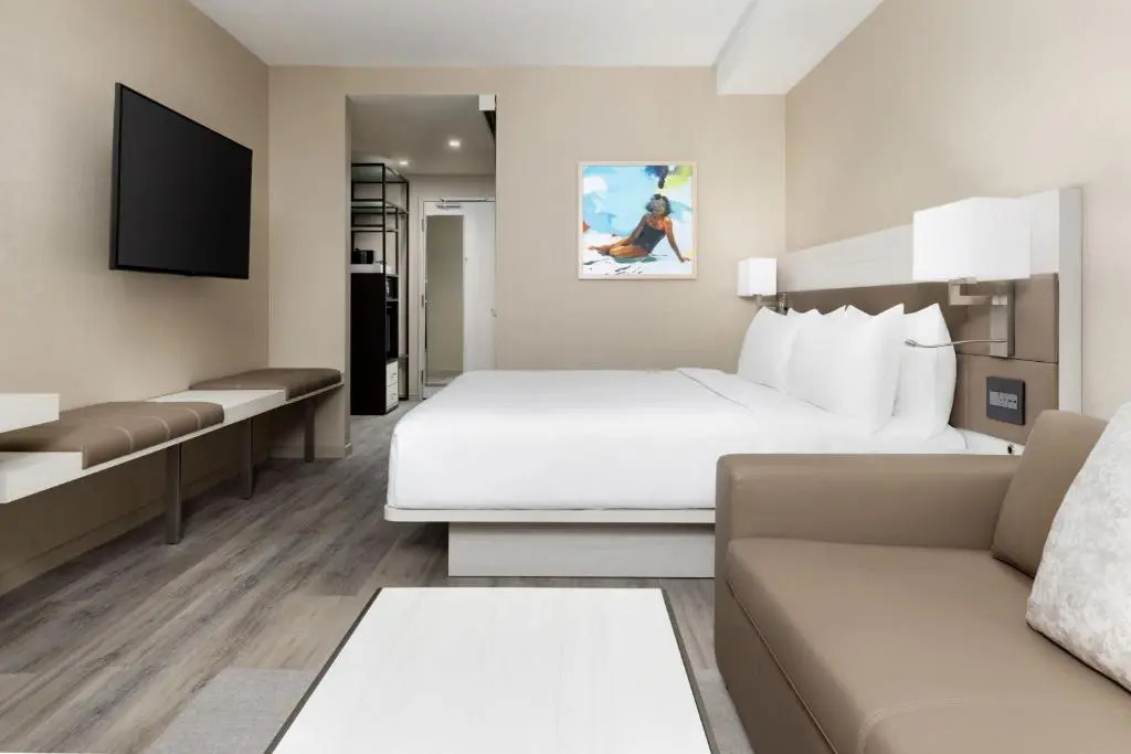 AC Hotel St Petersburg Downtown