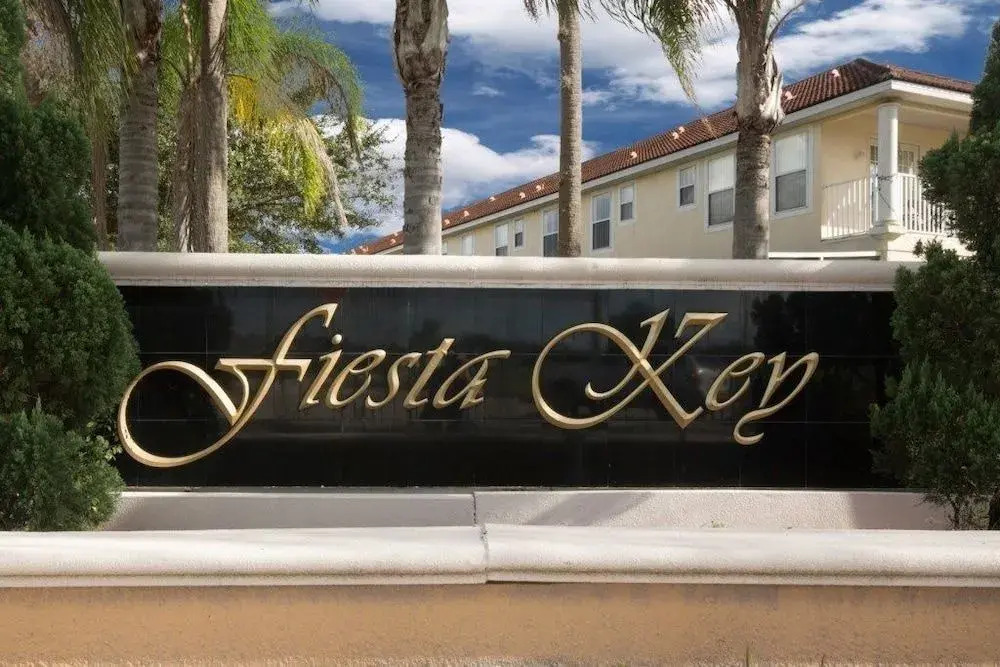 Royal Fiesta Key Townhouse by RedAwning