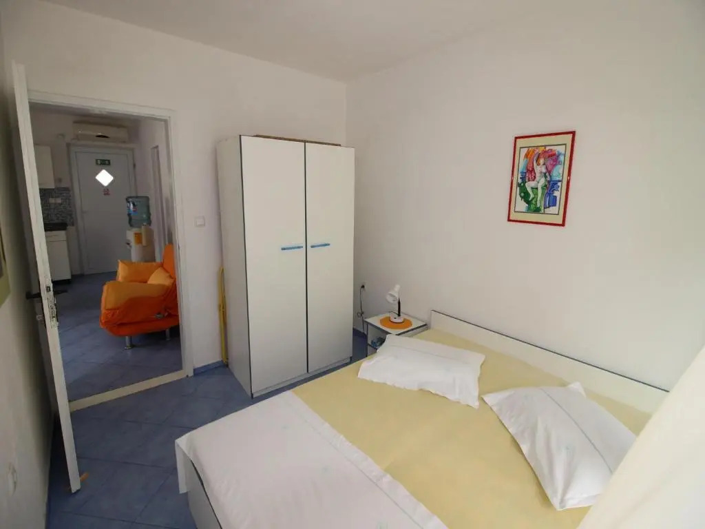 Apartments Roza 1-2