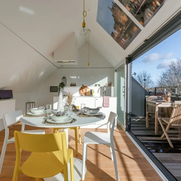 Bright Apartment Overlooking the 3 Towers of Ghent