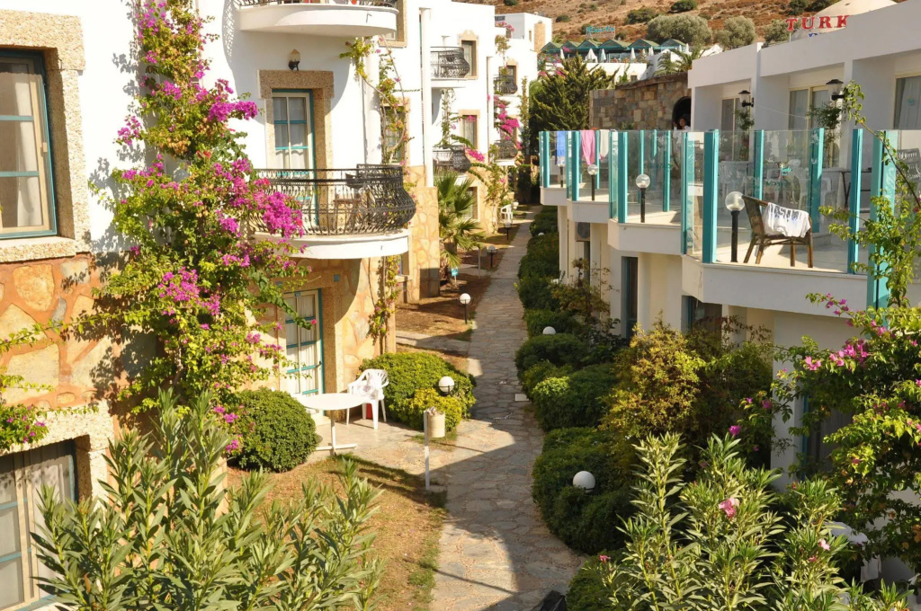 Отель Siesta Beach & Apart