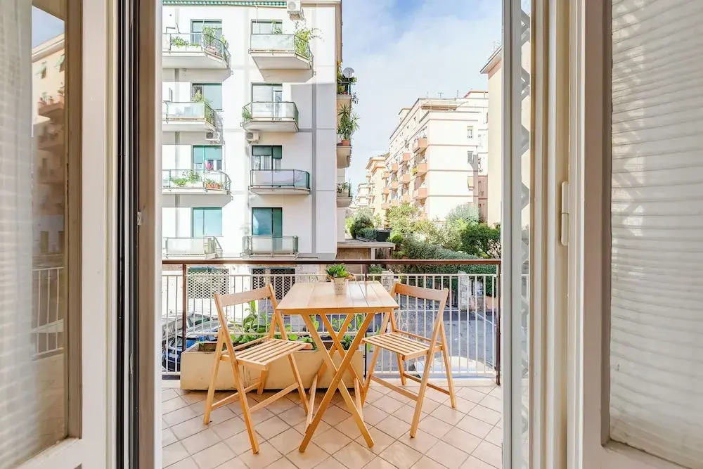 Cozy 2-Bedroom Flat with Balcony