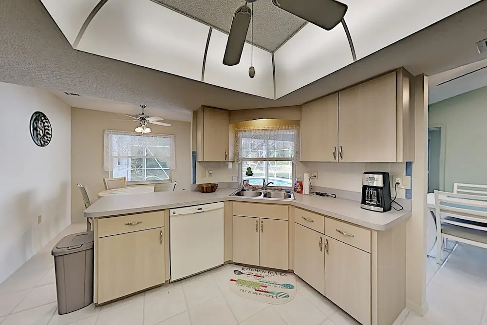 Corner Lot W/ Lanai & Private Pool 3 Bedroom Home