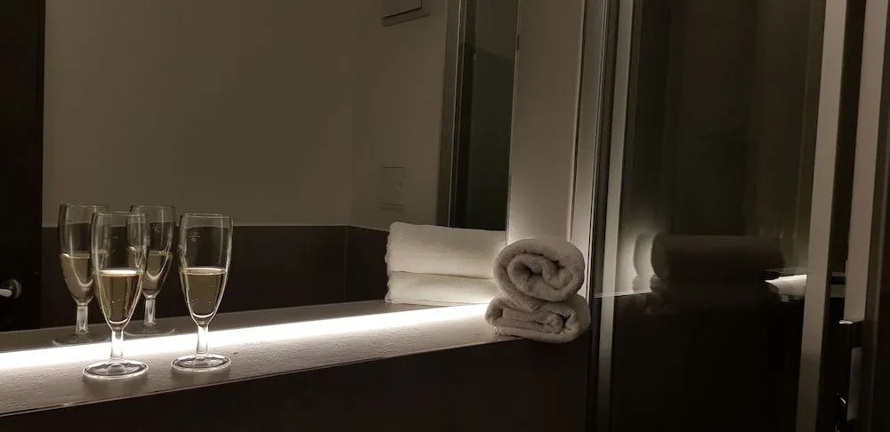 Apricot Hotel