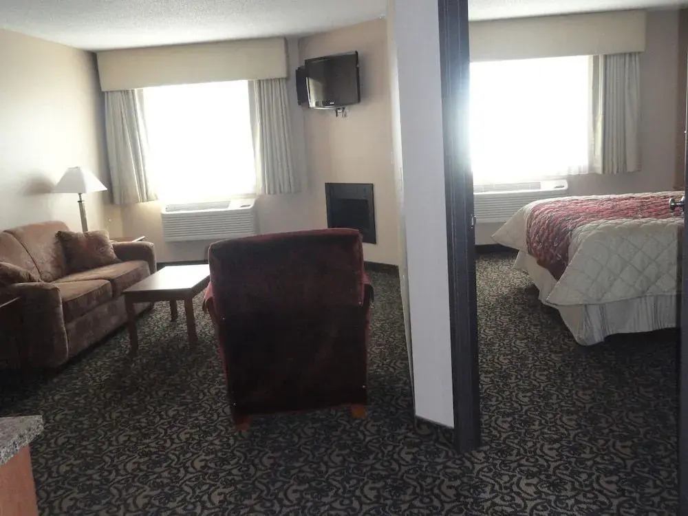 Canby Inn and Suites