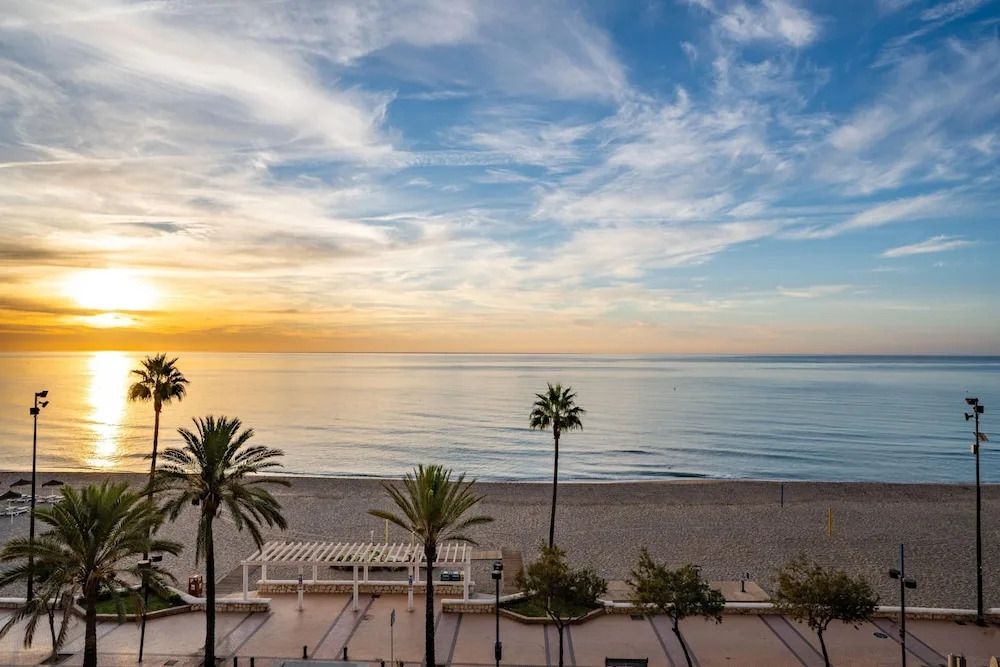 Luxury Beachfront Suite Fuengirola for 2