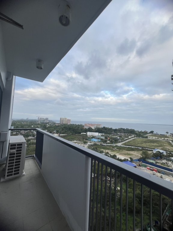 Relaxing condo at THE MACTAN NEWTOWN