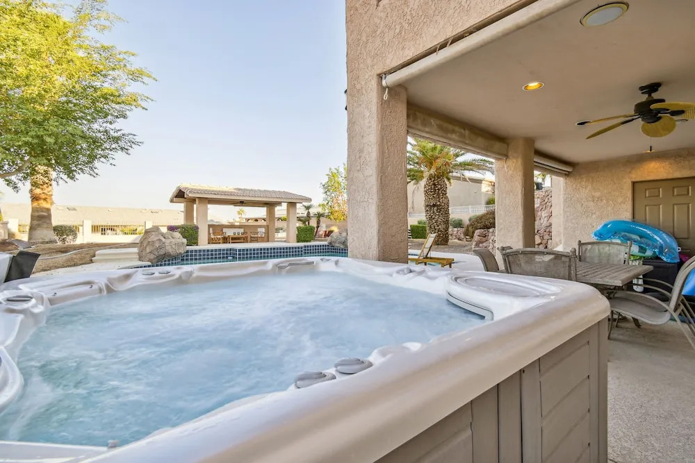 1 Mi to Beach: Lake Havasu Oasis w/ Lake View