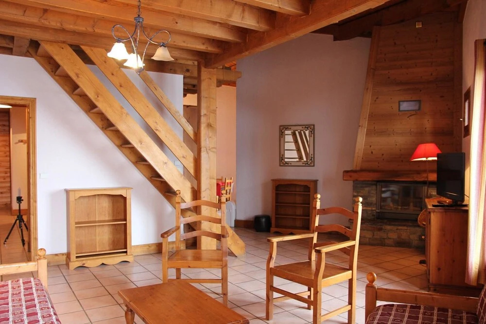 big appartment on 2 levels with 5 bedrooms Apartment 5 agence la cime