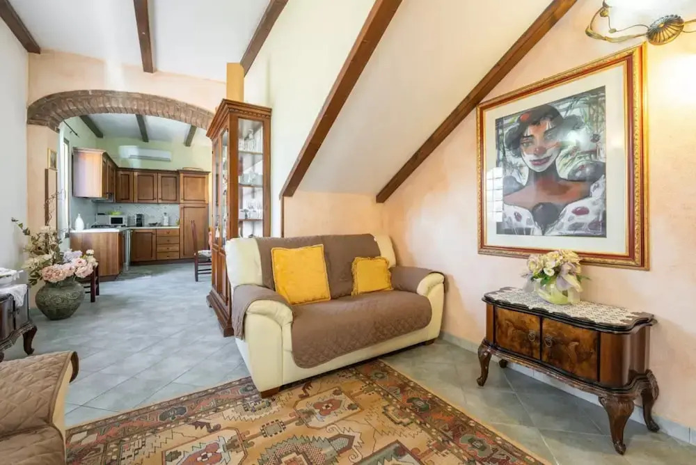 Spacious Three Room Apartment in the Heart of Orosei