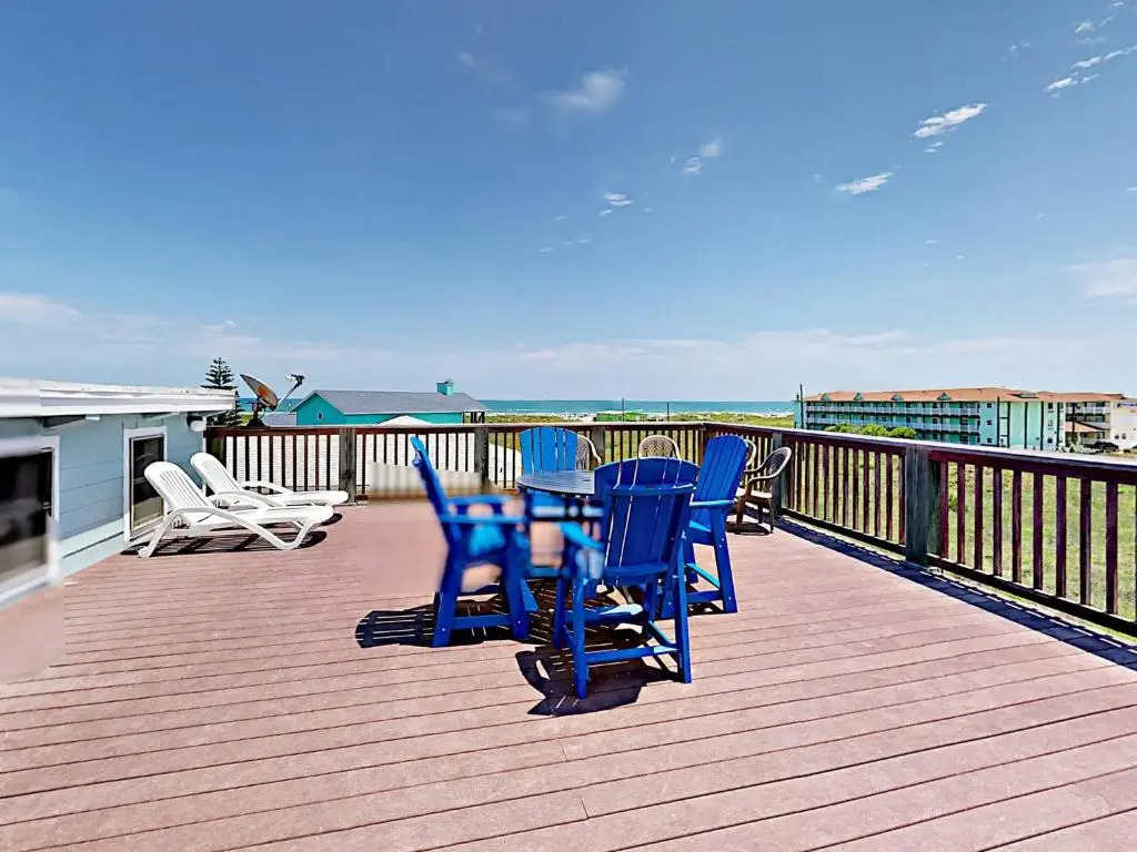 LP11 Beach House on Stilts, Ocean View from Deck, Large Master Suite, Keurig Coffee Maker