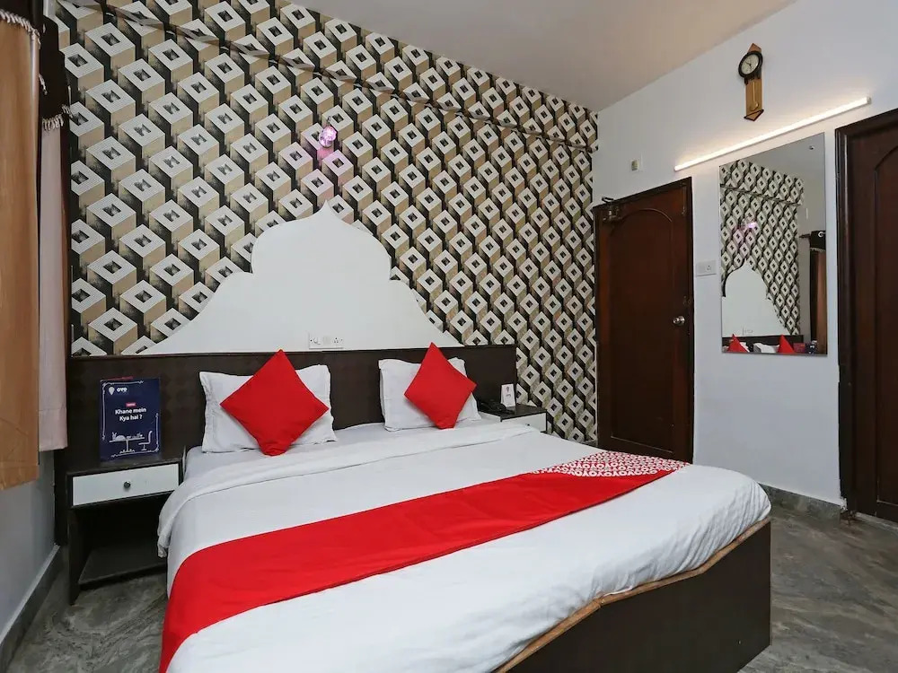 OYO 5249 Hotel Heera International