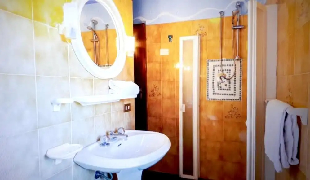 House With 4 Bedrooms in Gombitelli, With Enclosed Garden and Wifi - 15 km From the Beach