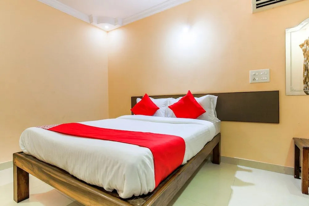 OYO 23035 Srinivas Residency