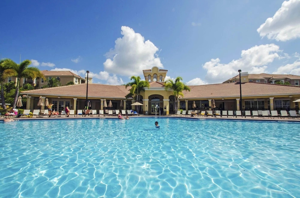 Exquisite and Airy 3BD Town Home in Vista Cay With CDC Cleaning Standards #3vc075