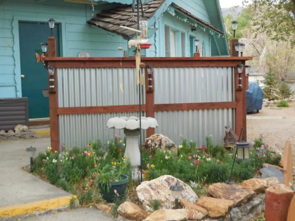 The Historic West Walker Motel