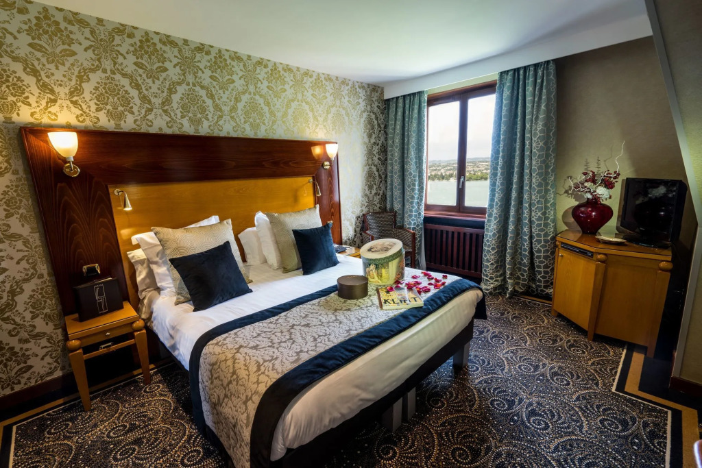 Les Trésoms Lake and Spa Resort