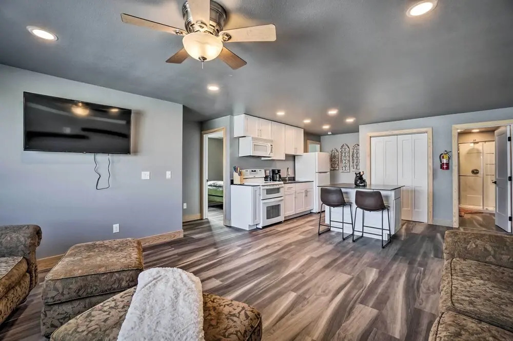 Spacious Saratoga Condo w/ Mountain Views!