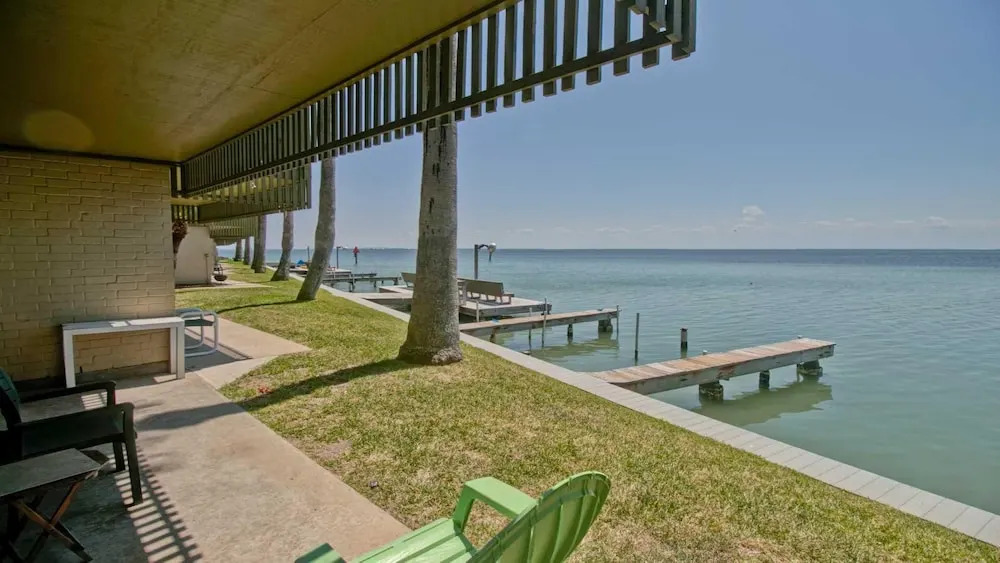 123 - 1 Br Condo