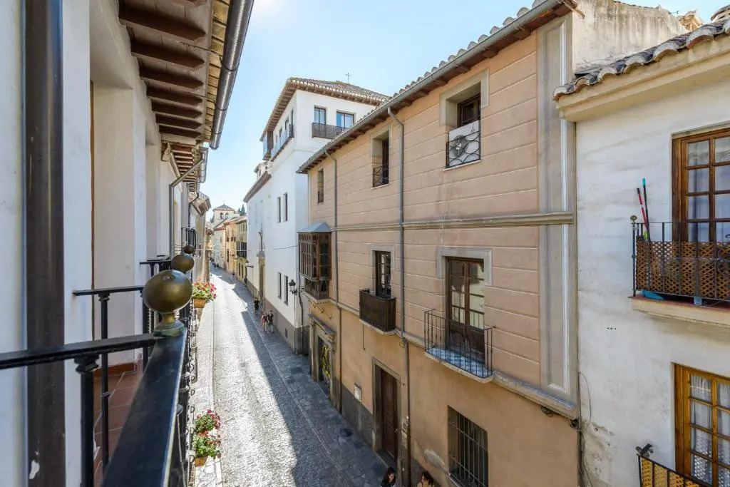 ChezmoiHomes Alhambra Boutique Terrace