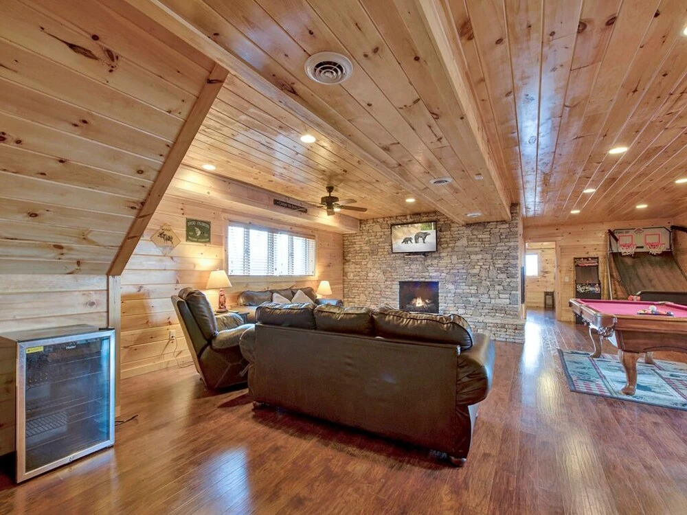 Parkside Lodge 6 Bedroom Home with Hot Tub