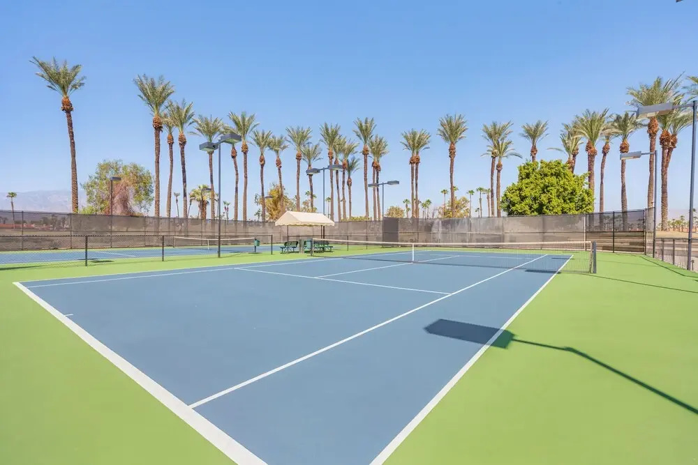 In Golf Course Community: Palm Desert Escape!