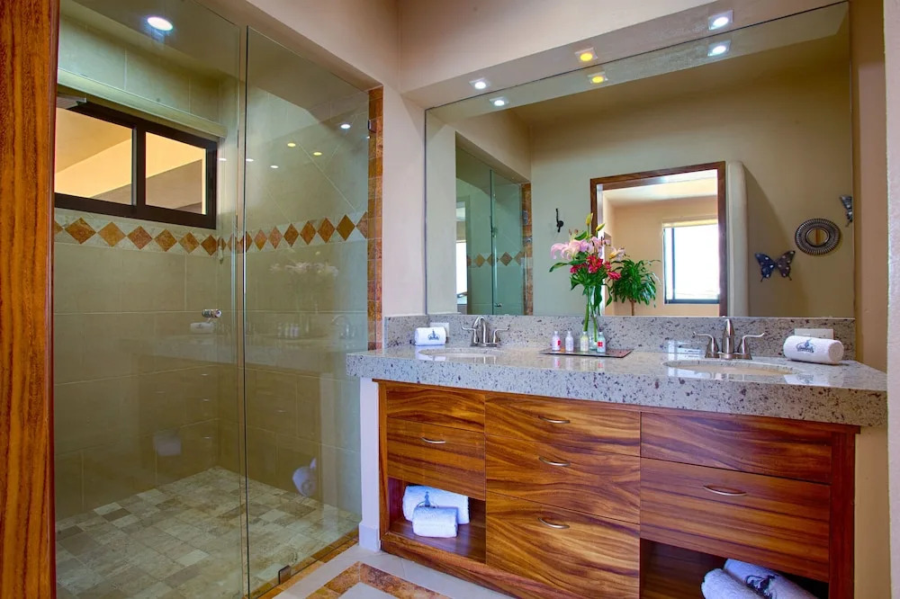 Condominios de Lujo Vista Corona