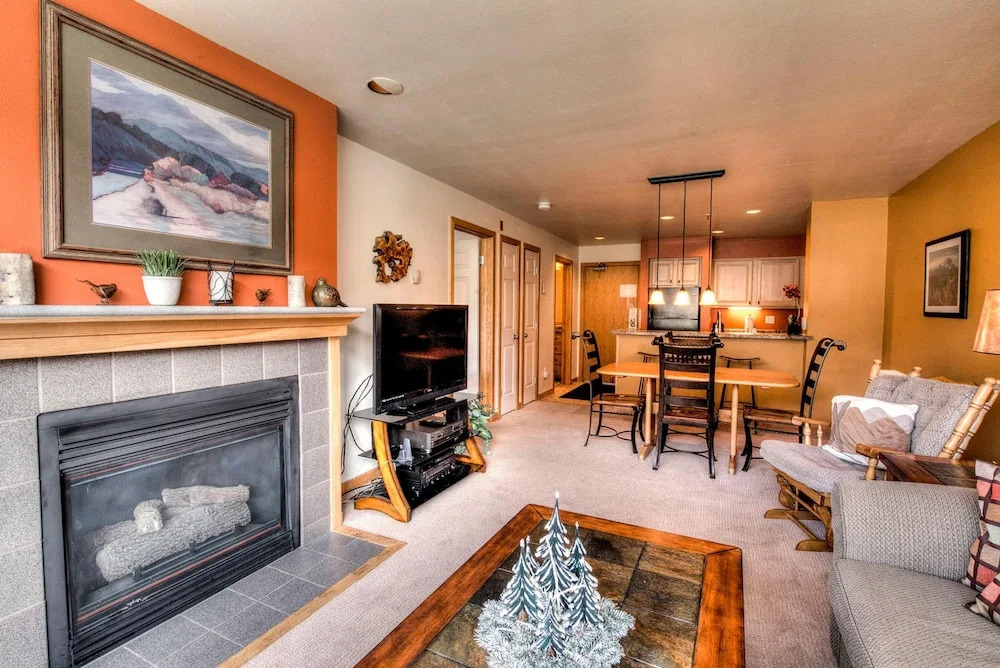 Lakeshore 1540 by Book by Owner