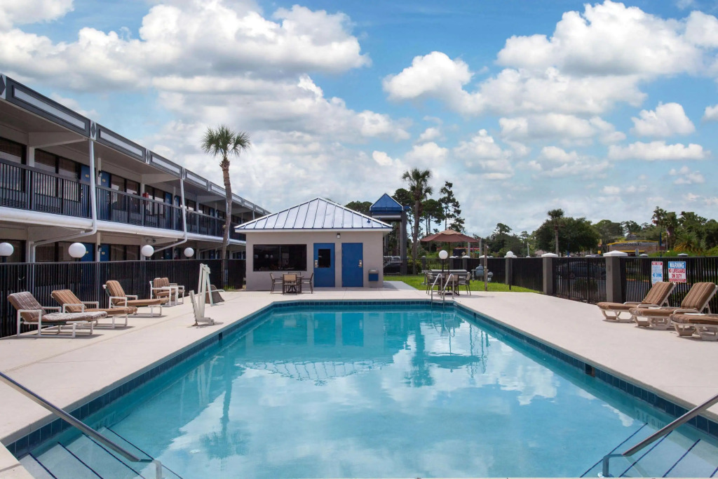 Travelodge by Wyndham Deltona