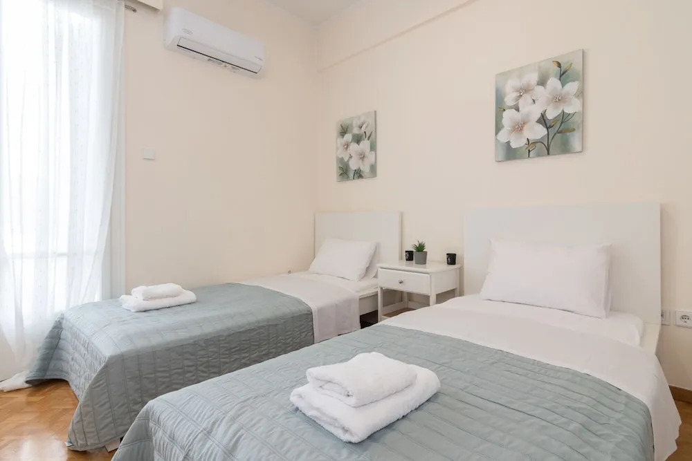 Phaedrus Living: City Center Flat Michalakopoulou