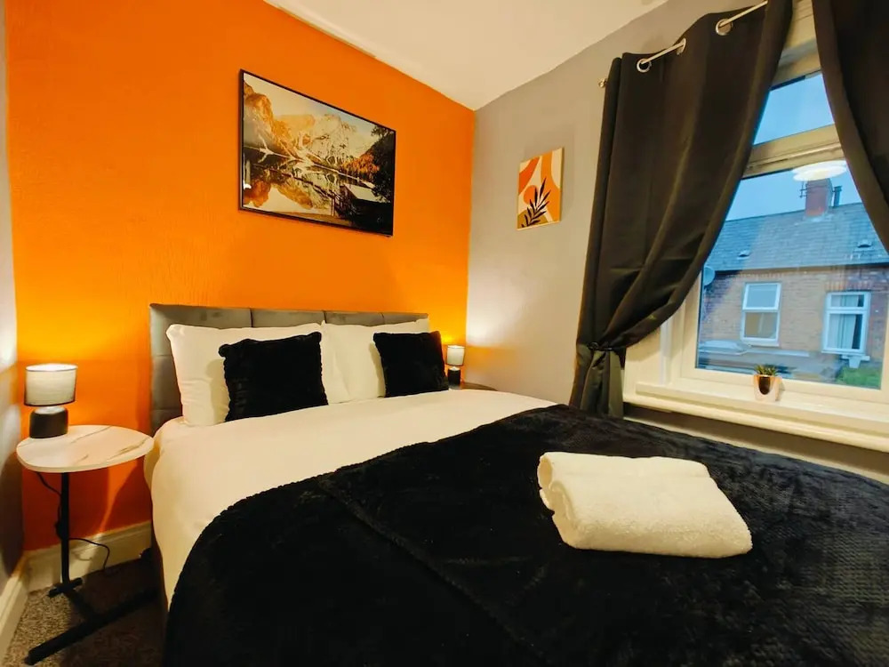 2BR Fortuna Meadow in Belfast