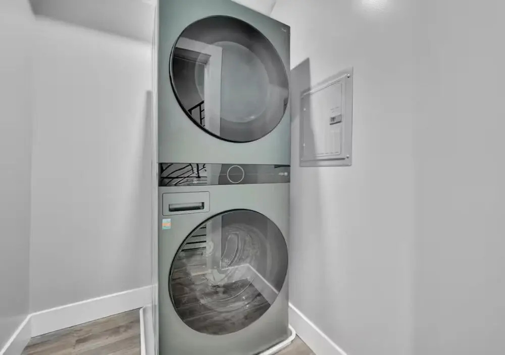 Cozy Home near City Center with Hot tub