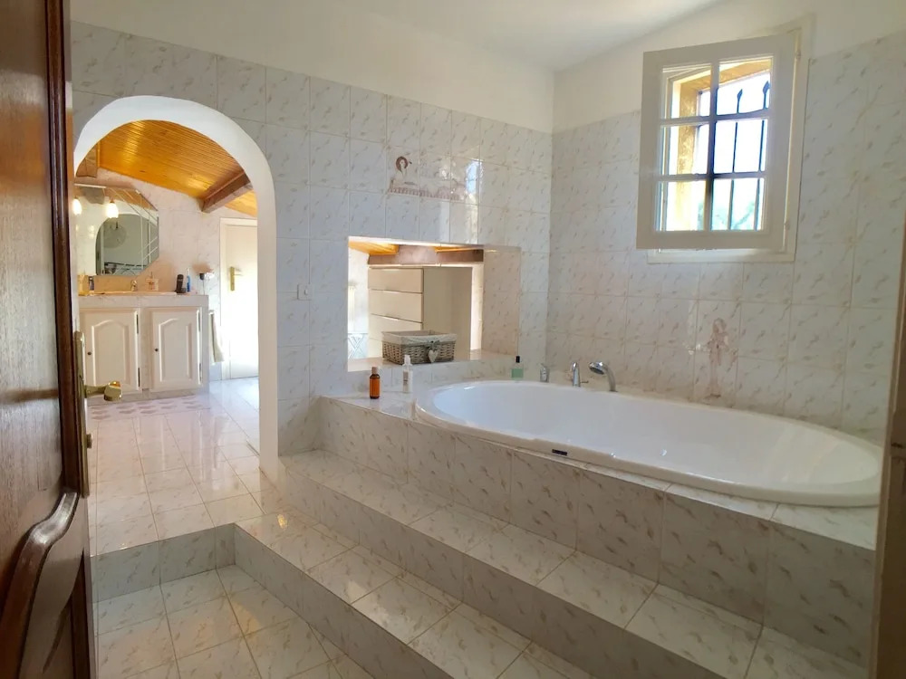 Villa Provence Pool & View
