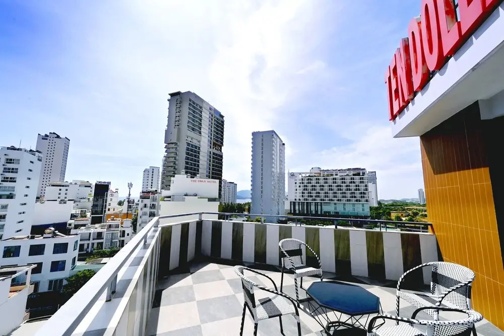 Ten Dollars Hotel