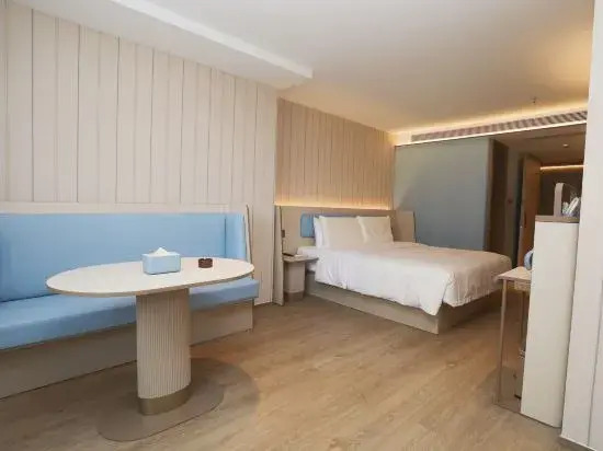 HanTing Hotel (Chengde Weichang)