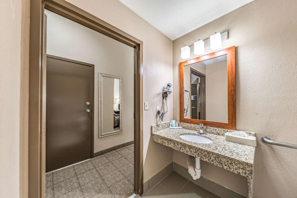 Quality Inn West Plano