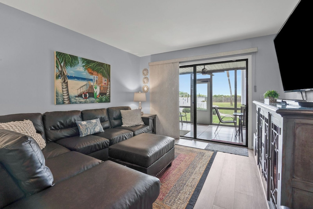 Sea Cloisters II Ocean Front Beach Retreat-101e