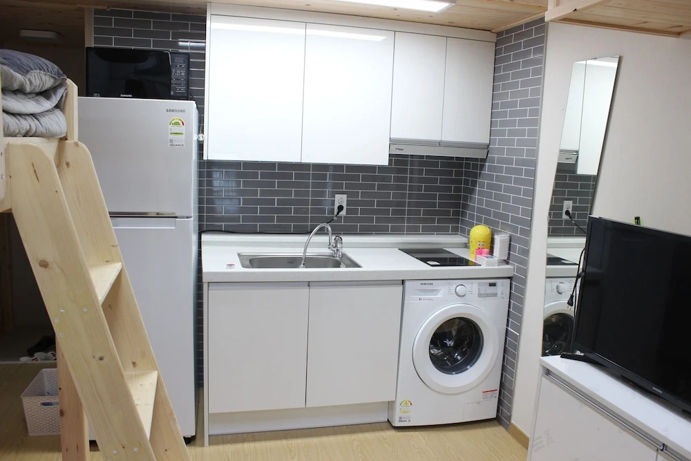Doomchit Guest House - Hostel