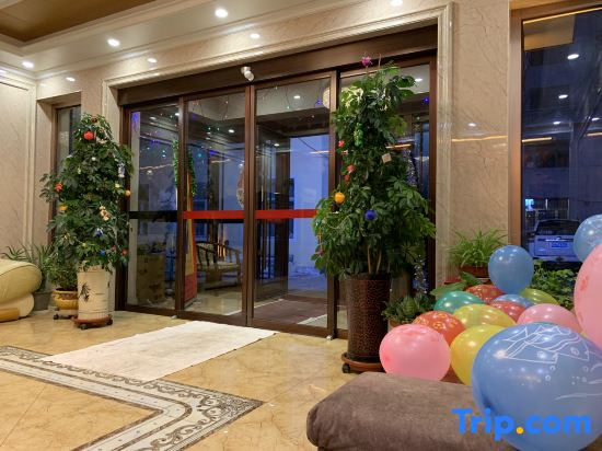Junyi Hotel (Tongliao Horqin Avenue Wholesale City)