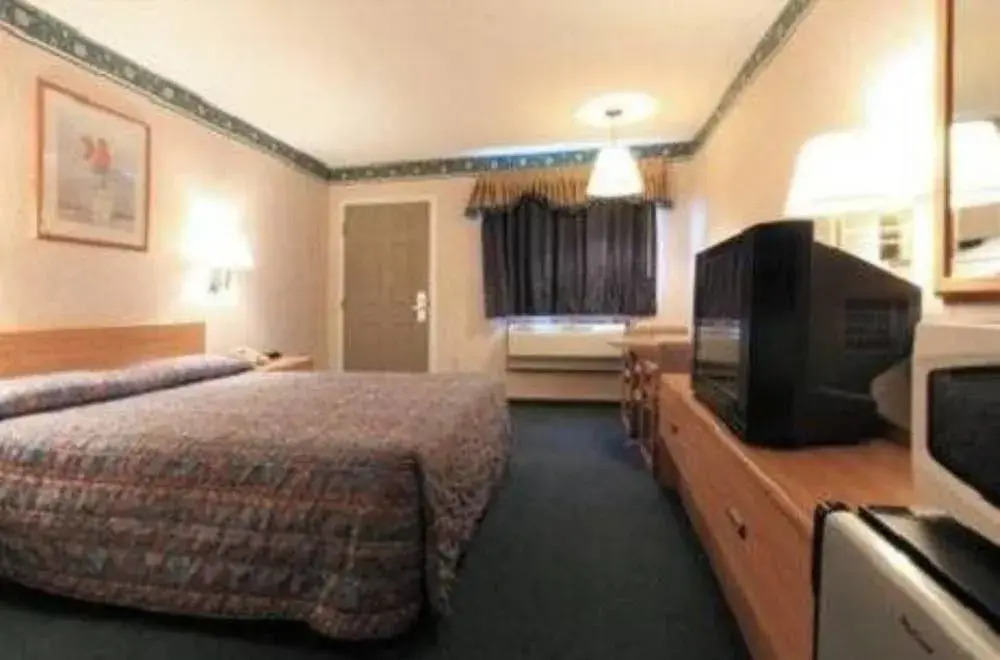 Super 7 Motel