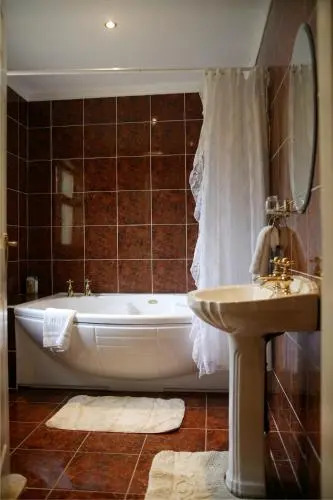 Hanoras Cottage Guesthouse and Restaurant