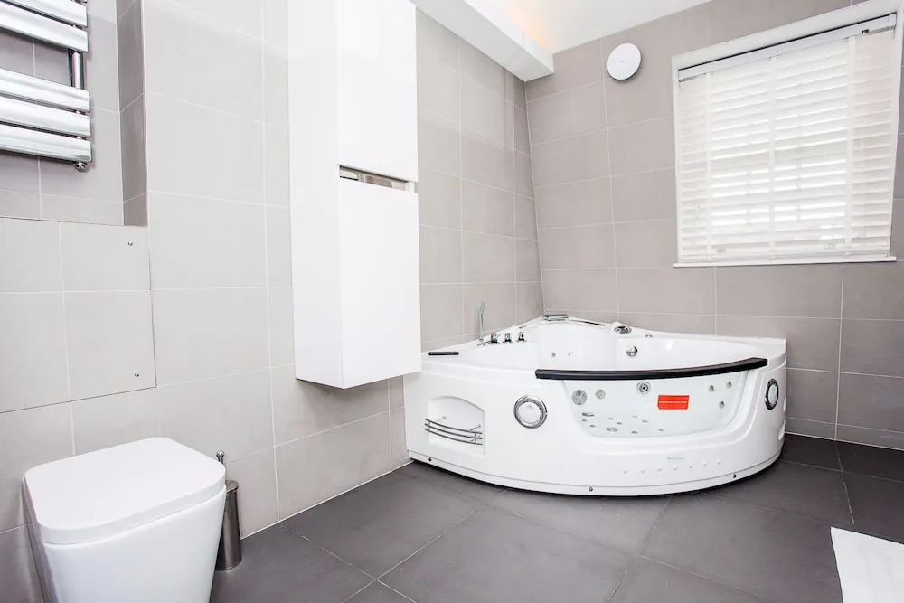 Luxurious 4 Bedroom Flat by Baker Street