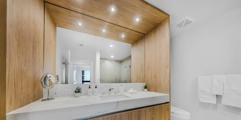 The Crosby Exclusive Condo - Pool & Gym